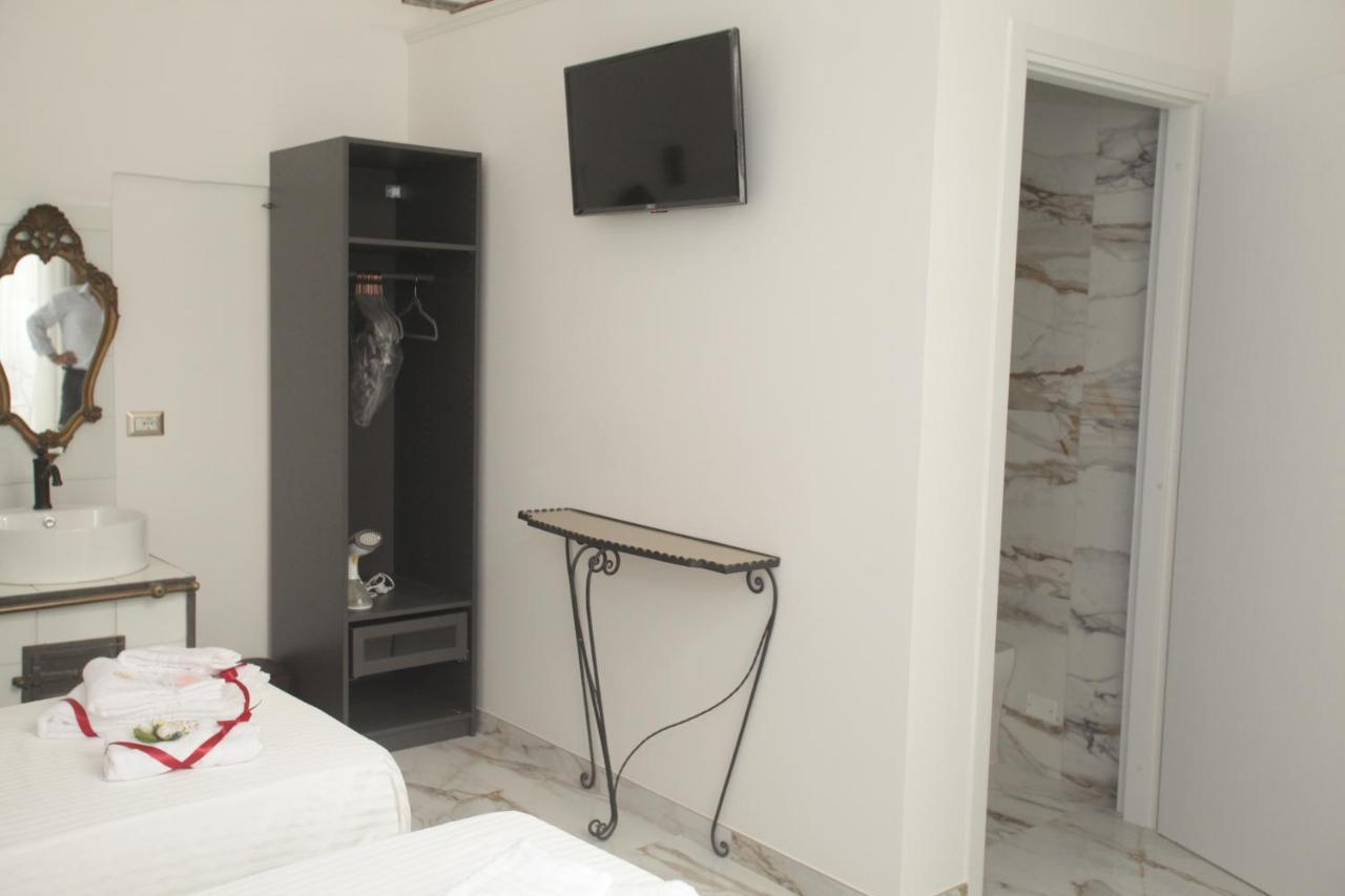 La Dimora Di Re Idomeneo Bed & Breakfast Lecce Luaran gambar